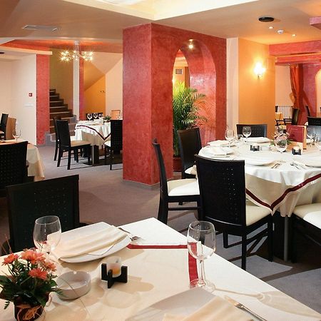 Riverside Family Hotel Yambol Restaurace fotografie